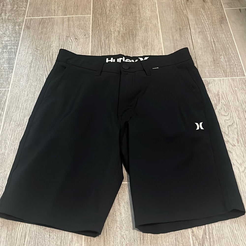 Hurley shorts size 28